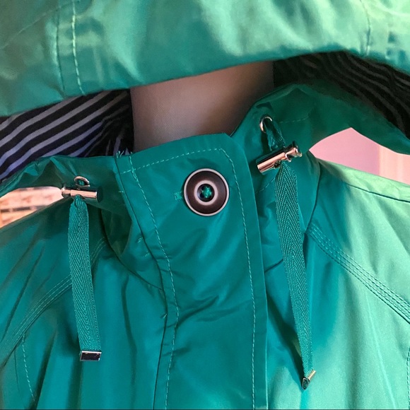 S U S A N  G R A V E R Raincoat with Hood - Picture 12 of 16